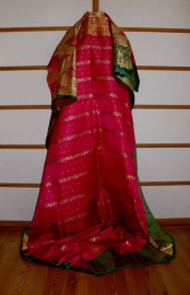 Sari 3233